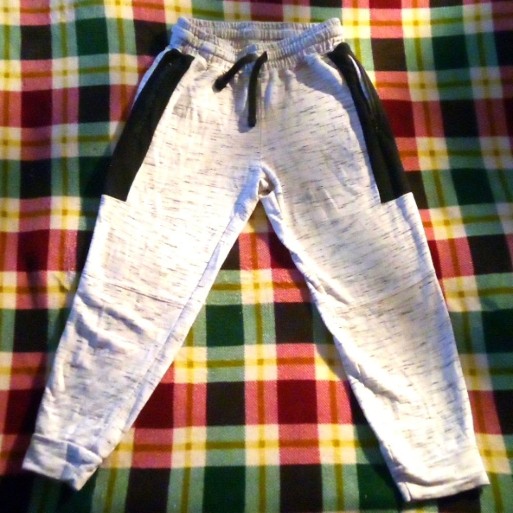 Arizona Jean Company boys size 8 Sweatpants